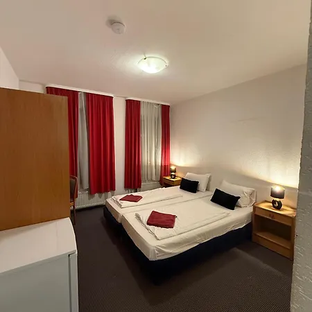 Szálloda Nassauer Hof Frankfurt - Naehe Jahrhunderthalle Suewag Energie Arena Frankfurt am Main