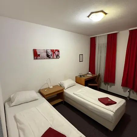 Nassauer Hof Frankfurt - Naehe Jahrhunderthalle Suewag Energie Arena מלון פרנקפורט