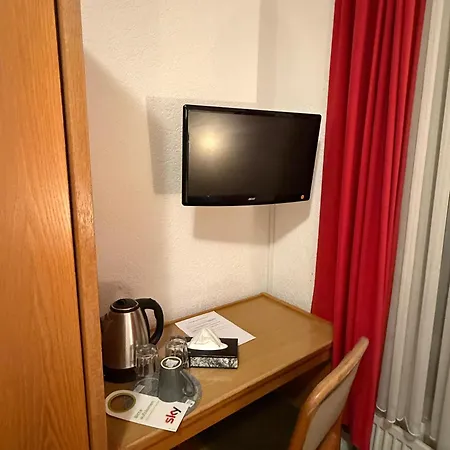 Nassauer Hof Frankfurt - Naehe Jahrhunderthalle Suewag Energie Arena Szálloda